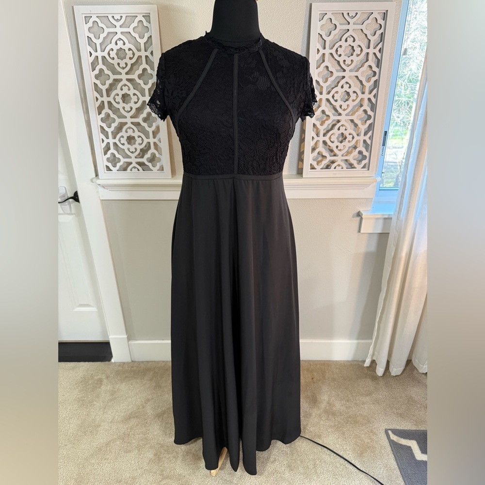 Chic Black Lace Maxi Dress